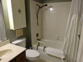 Cardinal Cottage, Great Location, Beautiful Setting, Private Comfy Wh.Squirrels - Image 2