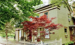 Quaint & Cozy Guest House on Main St., park & walk downtown, Wi-Fi available. - Image 5