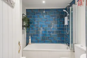 A gorgeous, dog Friendly, 3 bedroom seaside holiday home in the centre of Deal - Image 2