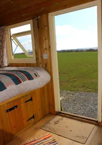 The Shearer's Hut, Sleeps 2, Wood Burner, Fire Pit - Image 5