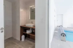 Villa ELISA Piscine Intérieure partagée chauffée à 29 degrés à 100m de la plage - Image 3