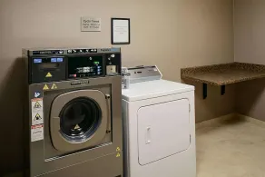 3 Comfortable Units With Swimming Pool and Free Parking, Bring Your Pets! - Image 5