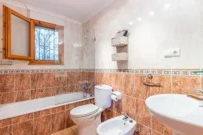 Villa vacacional cerca de Denia con vistas a la montaña, piscina y Wi-Fi - Image 3