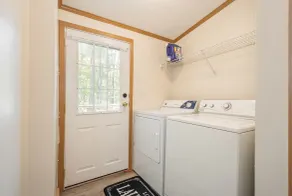 ✩✩ Cozy Lake Escape, Hot Tub, King Bed + Fireplace ✩✩ - Image 2