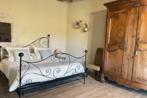4 stars cottage for 2 with private intimate garden and private jacuzzi - Image 3