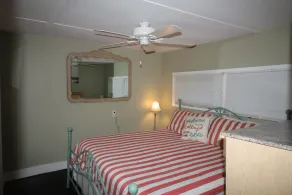Propriété riveraine avec un pittoresque chalet d'une chambre profiter du charme de la Floride - Image 3