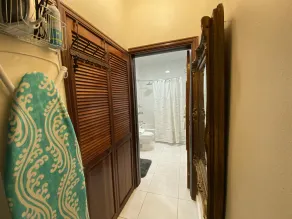 Spacious Kingston Business district Executive Condo - Image 2