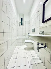 5BR Apartment for 10 Near Alterlaa - Image 2
