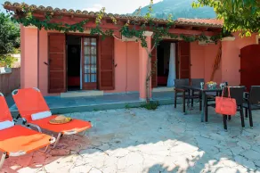 Lovely 2 bedroom cottage just a two minute walk from the beach - Image 5