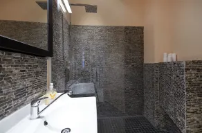 58m² klassisk lägenhet för 2-4 personer i centrum - Image 4
