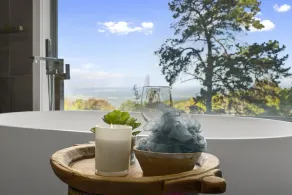 Luxury cottage with big city views - Image 2