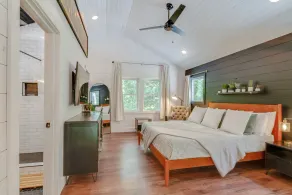 Paddle Creek Retreat!  Reservations Include 2 Indoor PICKLEBALL Courts! - Image 5
