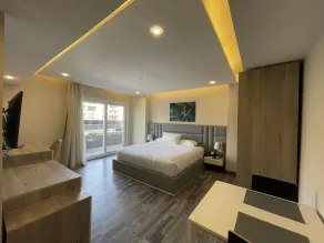 Deluxe Studio King - 5 min away from Airport - Image 5