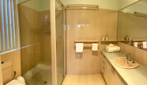Sunrise House - Image 3