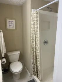 Cozy 3BR Home Steps from Busch Gardens with Private Parking & Spacious Yard - Image 5