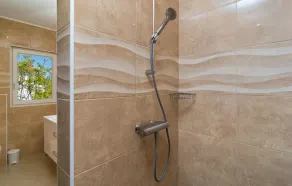 Awesome Apartment In Vrboska With Wifi - Image 5