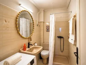 Virginia's Penthouse - Image 2
