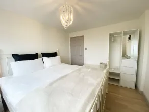 18 Coastline apartment - Image 5