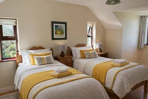 Cottage in a beautiful setting overlooking Galway Bay - Image 4