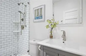 Spacious Beach House, Private Oasis, Family Friendly, AC+W/D, Large Backyard - Image 3