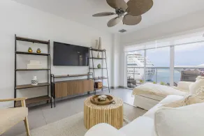 Experience the Groovy Harbour House Lifestyle - Image 4
