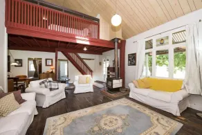 Camphill Cottage - rustic charm and comfort - Image 2
