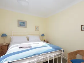 4 bedroom accommodation in Blakeney - Image 5