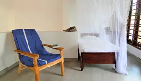 large apartment with balcony 100 m to the beach in Hikkaduwa - Sri Lank - Image 4