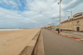 Espinho Guesthouse - Sea View Apartment - Image 5