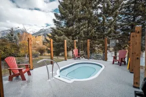 Lamphouse Hotel - Vacation Rental - King with View Room - Image 5