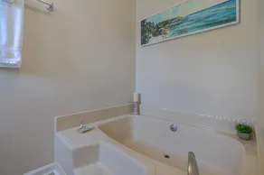 Bright, Clean and Roomy House with Intracoastal Waterway Resort Access - Image 4