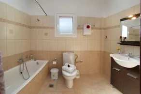 VUE MER ÉTONNANTE VILLA MARILENA - Image 2