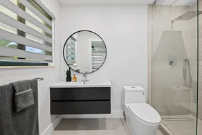 3 Bedroom Luxury Modern Home with Heated Pool and Near Downtown Dining & Shops! - Image 2