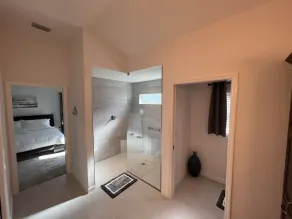 Ultra clean designer home in The Villages (3-bed) - Image 5