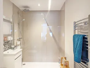 Pebblestone -  a flat that sleeps 4 guests  in 2 bedrooms - Image 4