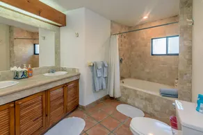 Beachfront, Private Pool, close to Downtown San Jose - Image 2