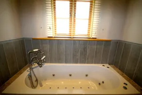 Award winning Cottage by the sea Tennis/Fast WIFI/Dog/Jacuzzi walk to beach - Image 5