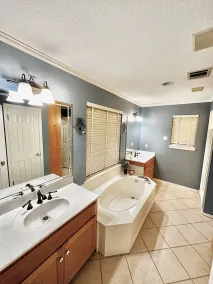 Excellent Rental for Family, Events, Girls Trip or Magnolia Silos or Baylor Univ - Image 3