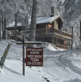 Wunderschönes Ski In-Ski Out Chalet nahe der Spitze des Western Express Skilifts. - Image 5