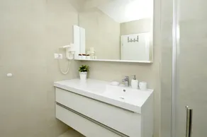 Komfort lejlighed med 1 soveværelse med balkon og swimmingpool - Image 4