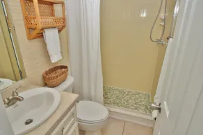 Neu bei VRBO! Comfy Beachside Condo mit erstaunlichen komplexen Annehmlichkeiten - Image 4