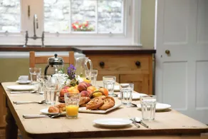 Stunning Victorian house with views over the Jurassic Coast and Portland. - Image 5