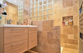 Luxurious Home In Le Pontet - Image 2