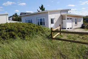 REXHAME BEACH OCEAN FRONT BUNGALOW COTTAGE VACATION RENTAL - Image 5