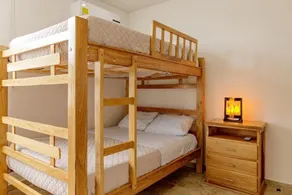 Apartamento de 2 habitaciones y 2 banos muy cerca a la playa, y al Aeropuerto. - Image 5