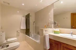 Ferienwohnung mit Pool und eigenem Garten - Image 3
