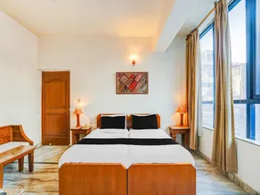 Deluxe Hotel Luna Rosa - Image 3