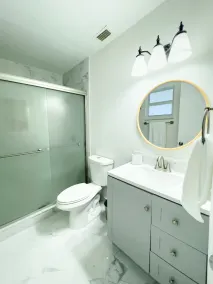 Coastal Gem: Pool, Hot Tub, King Bed, & More - Image 3
