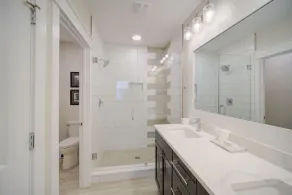 West-Facing Luxury Unit | Amazing Amenities - Image 3