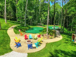 Lakes, Waterfall, Basketball Court: Family Getaway 5-7 bedrooms - Image 4